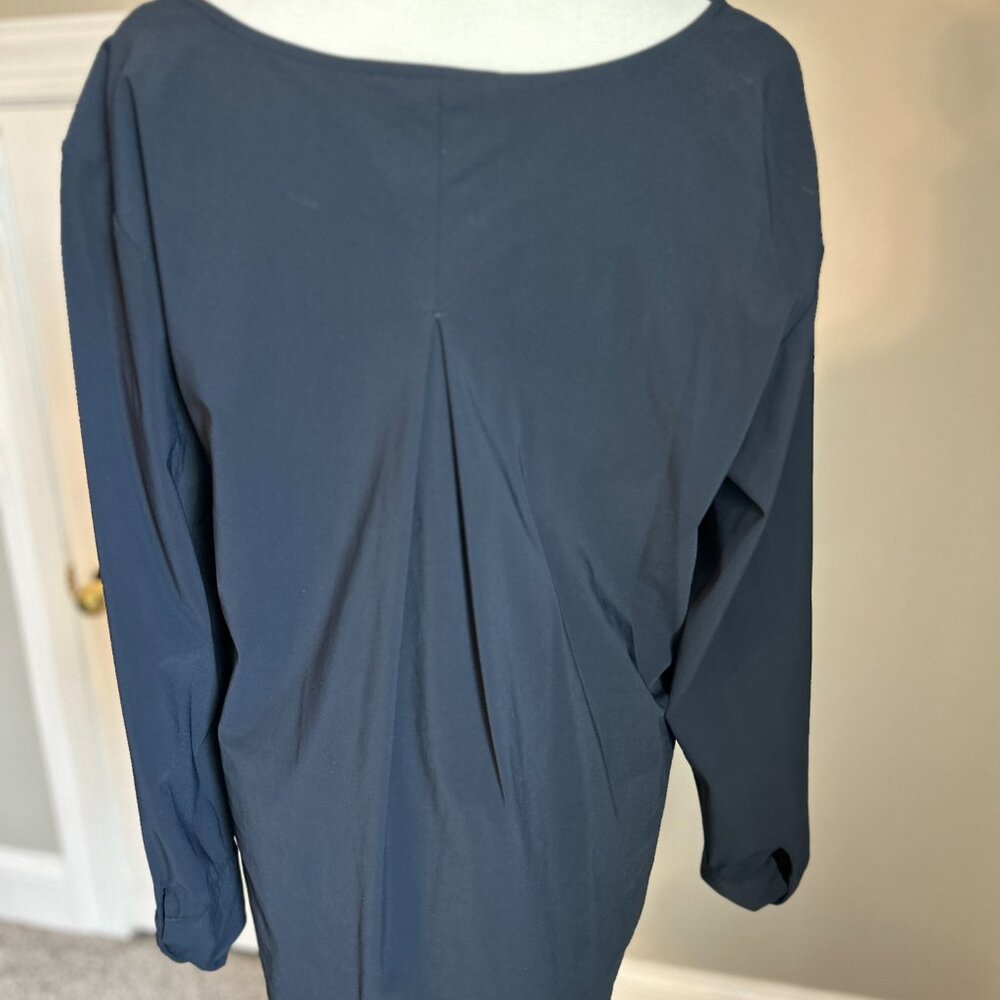 Aday Something Tailored Top - Navy - Size M - Picture 4 of 5